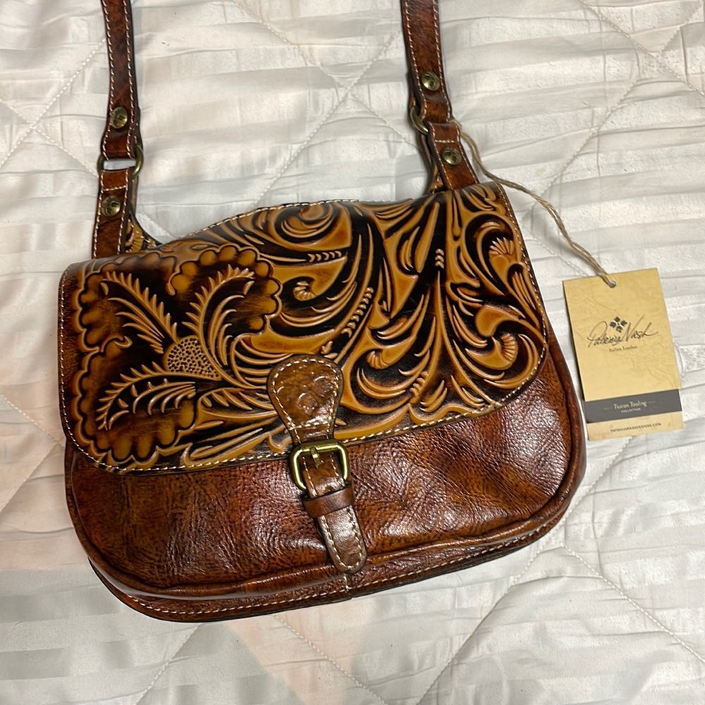 NWT Patricia Nash London Saddle Bag